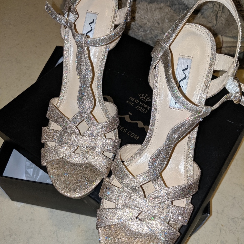 Formal evening shoes